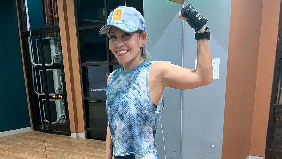 Icha AFI jadi instruktur zumba.