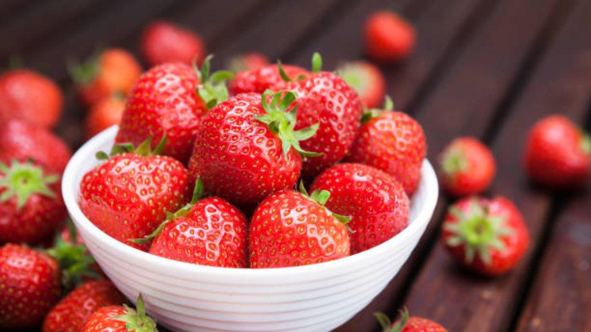 Ilustrasi buah stroberi