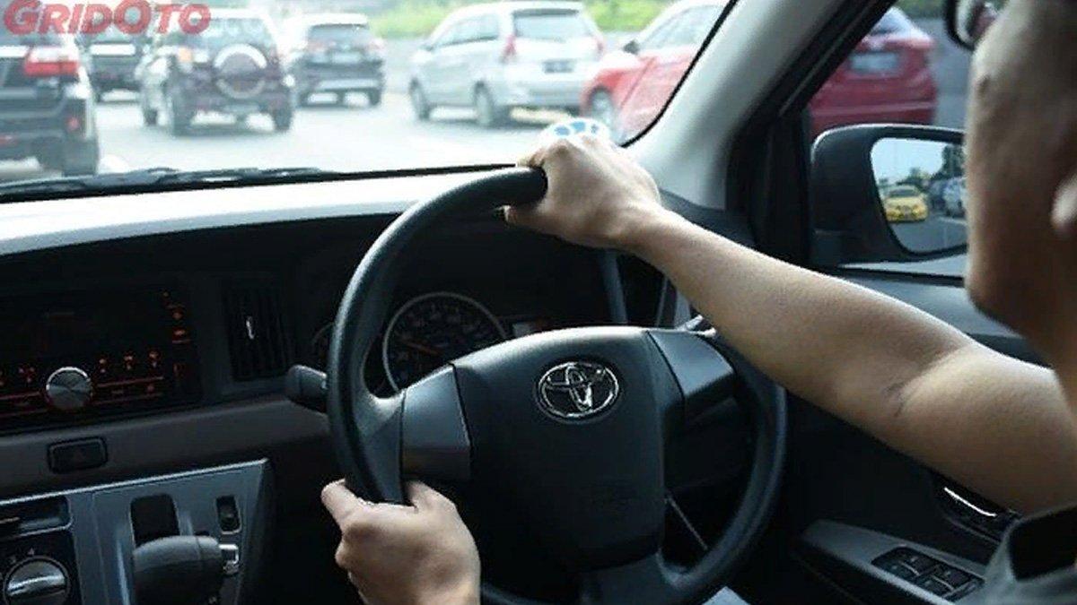 Ilustrasi pengendara mobil