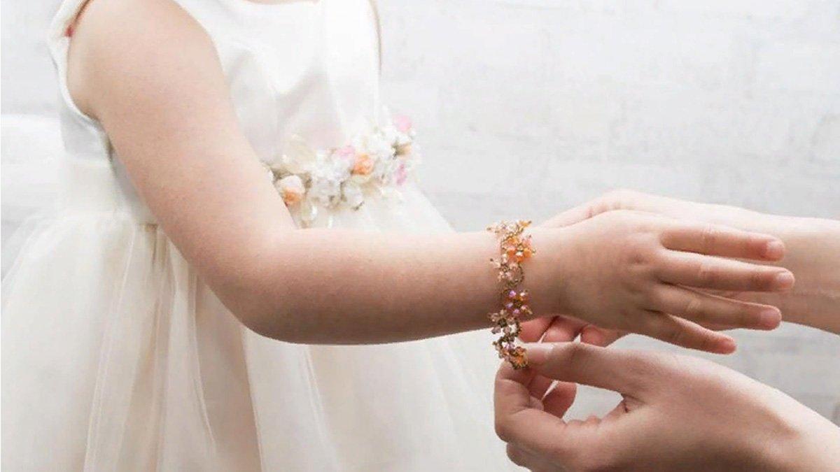 Ilustrasi perhiasan, seorang bocah dimutilasi, perhiasannya diambil pelaku.