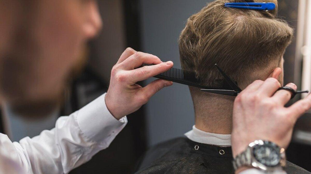 Ilustrasi potong rambut di barbershop