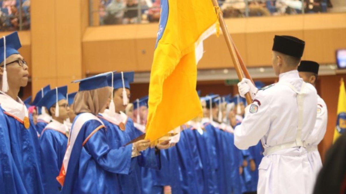 PENDAFTARAN STIS 2025 - Foto wisuda mahaswisa STIS diolah dari website stis.ac.id, Jumat (30/5/2025). Berikut info pendaftaran dan besaran gaji serta tunjangan tiap bulan.