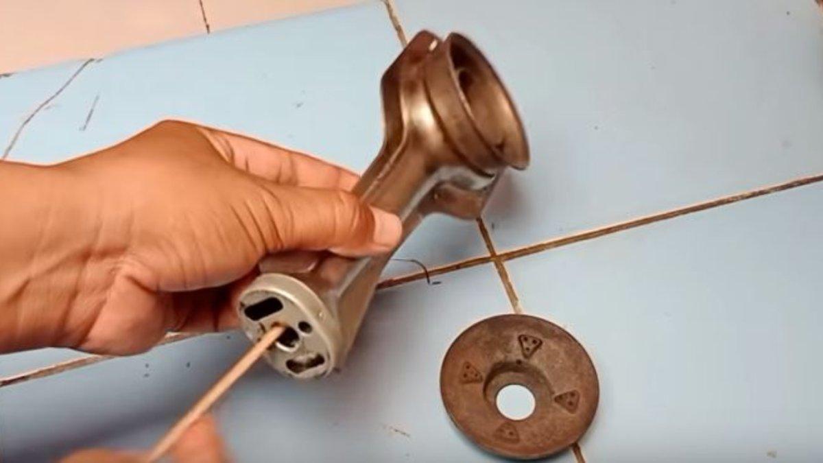 Inilah solusi kompos gas tidak mau nyala, gampang banget cuma pakai lidi, colok bagian ini, api langsung biru!
