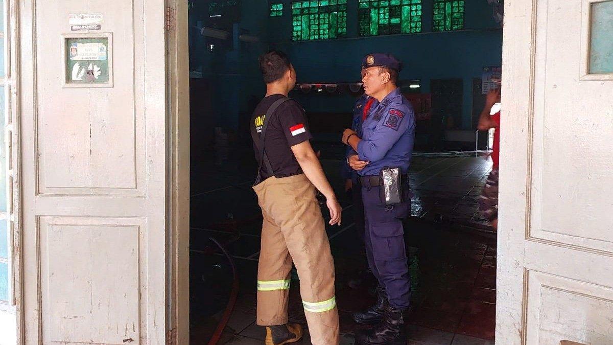 Insiden kebakaran terjadi di gedung serbaguna di Perumahan Narogong, Bekasi
