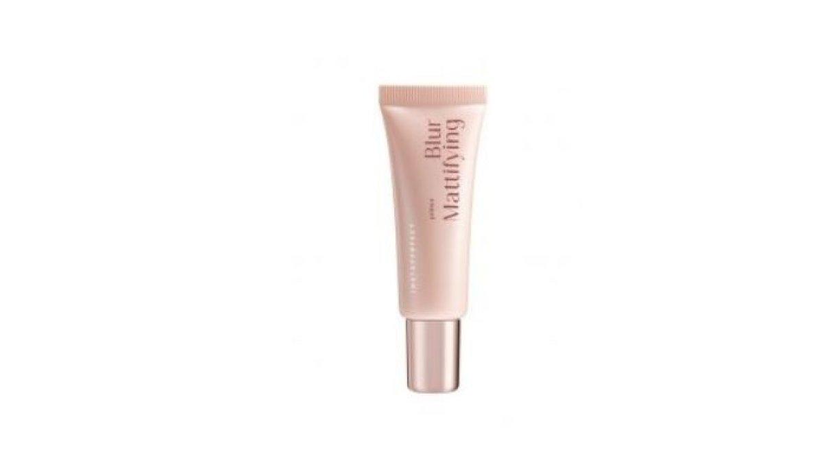 PRIMER WAJAH BERMINYAK - Foto produk Instaperfect Blur Mattifying Primer diolah dari femaledaily.com, Selasa (25/3/2025). Berikut rekomendasi primer untuk kulit berminyak.