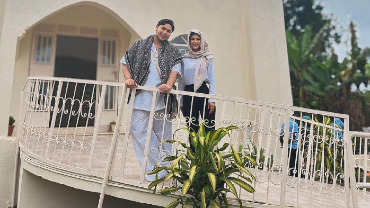 MASJID IGUN DI UGANDA,- Ivan Gunawan dirikan masjid di Uganda menggunakan uang yang dihadiahkan dari Deddy Corbuzier.