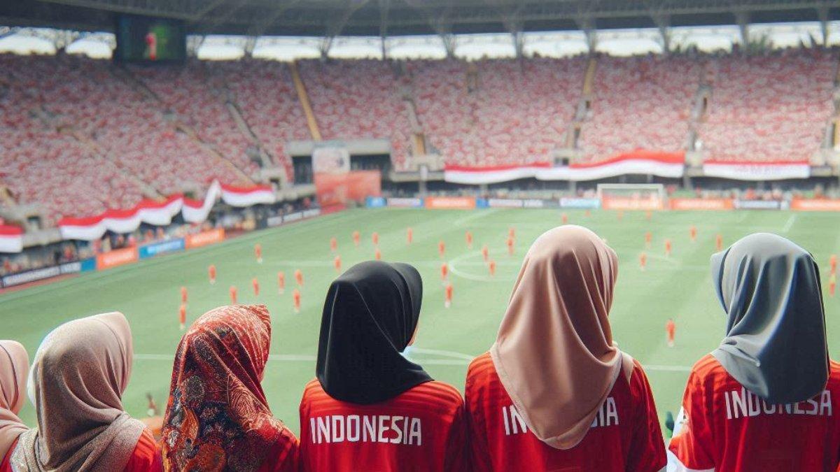 JADWAL TIMNAS INDONESIA - Suporter sedang mendukung Timnas Indonesia Putri U-19 dalam laga ASEAN U-19 Girls Championship 2025.