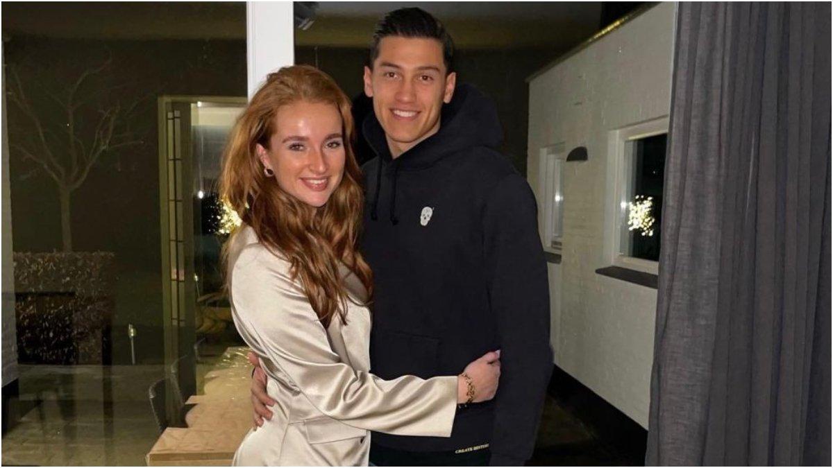 Jay Idzes memiliki pacar bernama Pien Boonen.