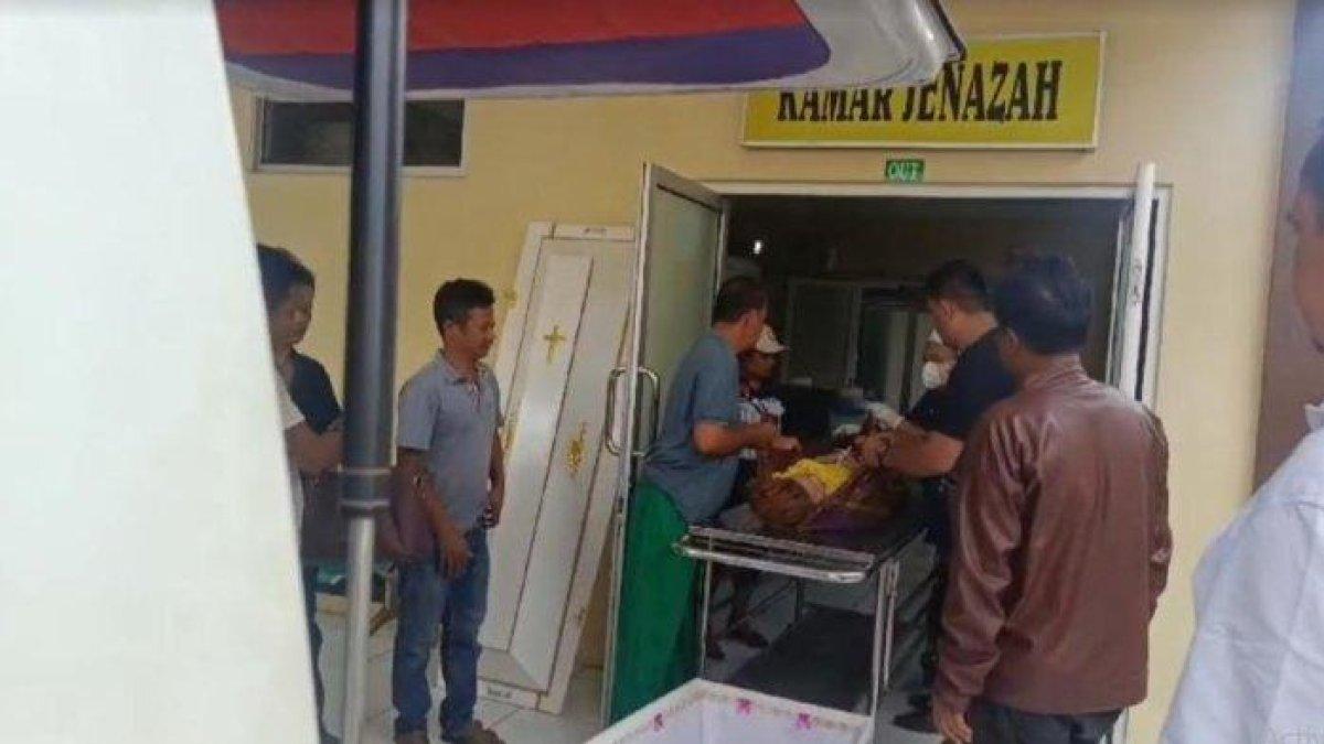 Jenazah Echa Tampubolon dibawa ke RS Bhayangkara Medan