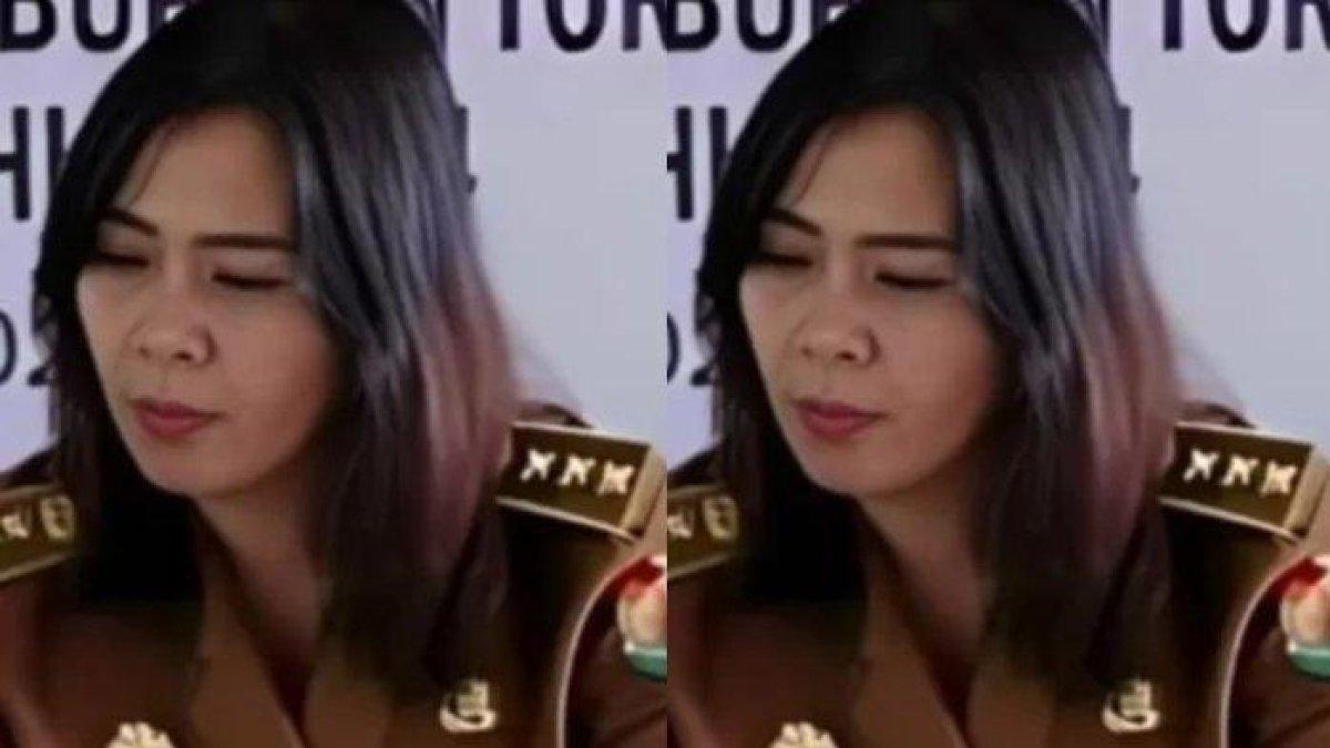 Jeniaty Rike Ekawaty, Camat Rantepao yang viral mengundurkan diri karena dipermalukan Bupati Toraja Utara akhirnya terekspos.