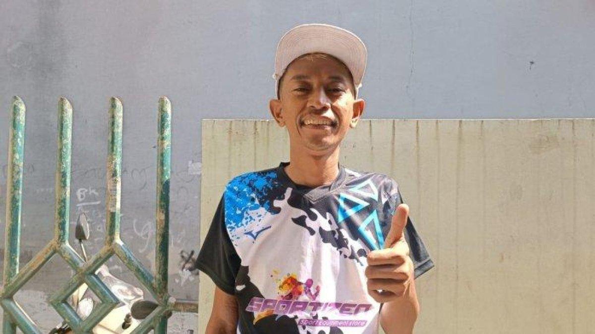 Johan (35), sopir bajaj yang viral karena mampu berbicara bahasa Inggris