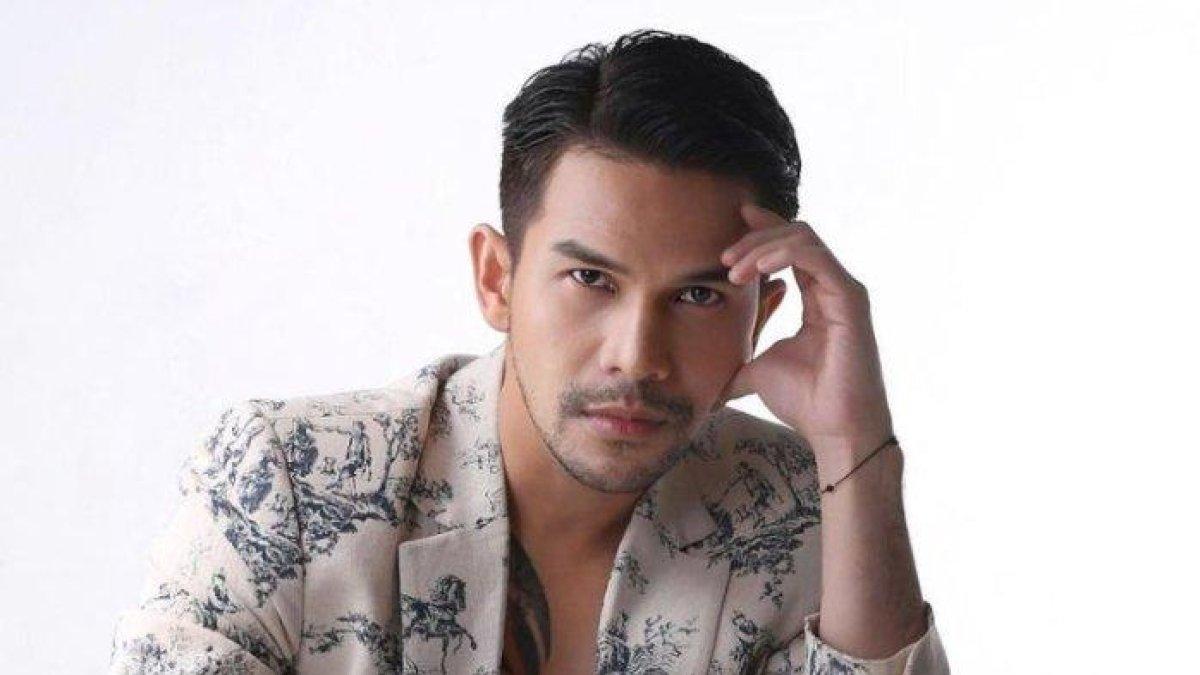 JONATHAN FRIZZY - Jonathan Frizzy diperiksa sebagai saksi dalam kasus vape berisi obat keras. Paman bagikan kondisinya terkini.