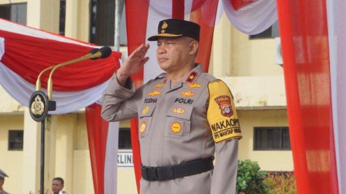 KARIER ROSYANTO YUDHA,- Jejak karier Rosyanto Yudha, Kapolda Kalsesl yang anaknya viral karena doyan pamer kemewahan naik jet pribadi, padahal gajinya cuma Rp5,5 juta.