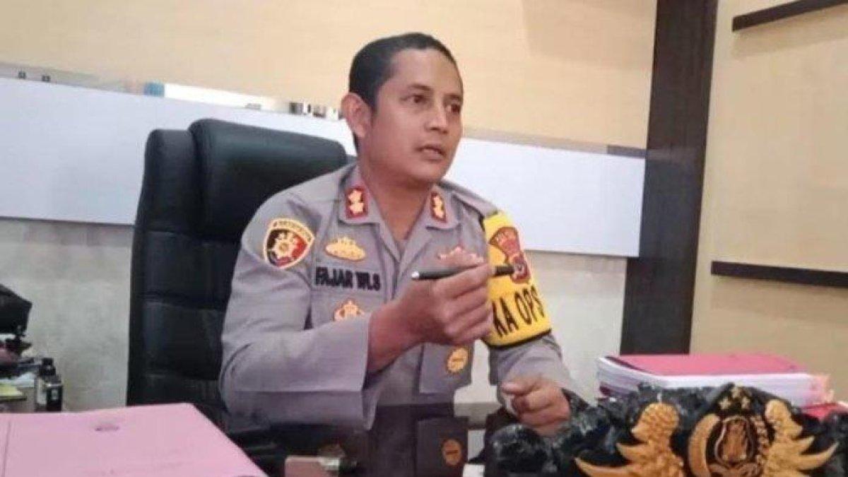 KASUS AKBP FAJAR,- Sosok AKBP Fajar Widyadharma Lukman, Kapolres Ngada, NTT yang ditangkap aparat Propam Mabes Polri lantaran terlibat kasus pelecehan anak.