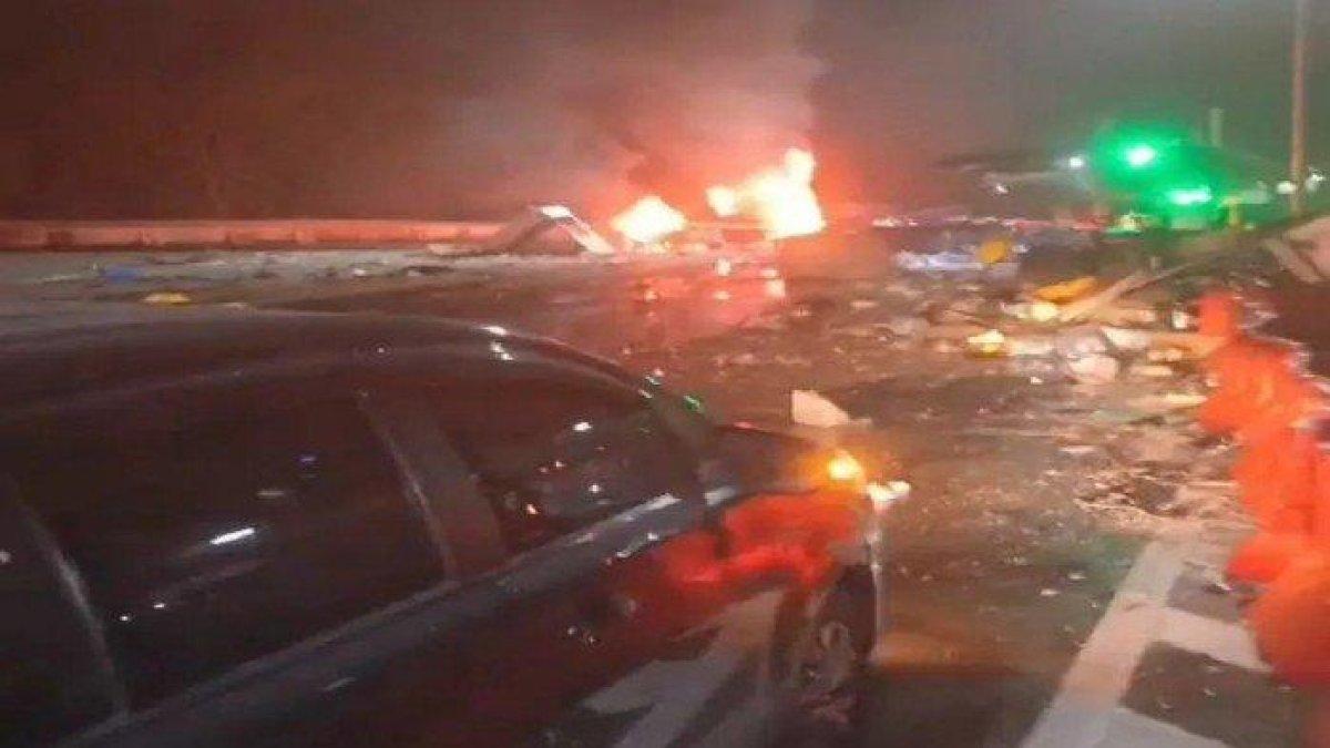 KECELAKAAN TOL CIAWI,- Kecelakaan beruntun di Gerbang Tol (GT) Ciawi 2, Bogor, Jawa Barat, Selasa (4/2/2025) malam menyebabkan delapan orang tewas dan 11 orang luka-luka. Berikut identitas 11 korban luka yang kini dibawa ke RSUD Ciawi.