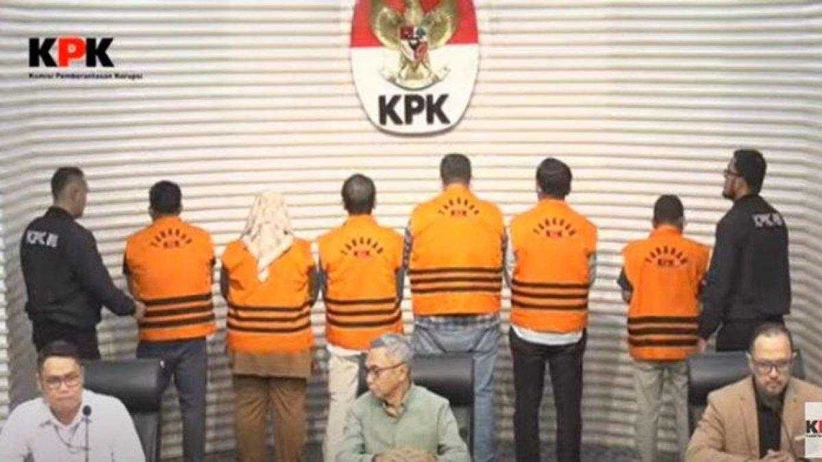 PROYEK DI OKU DIKORUPSI,- Daftar proyek yang menjadi bancakan korupsi Kepala Dinas PUPR dan Anggota DPRD Kabupaten Ogan Komering Ulu (OKU), Sumatera Selatan.