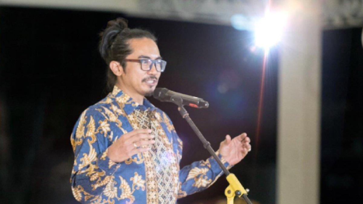 KPH Notonegoro menantu Sultan Hamengkubuwono X yang tampil santuy dengan rambut gondrong