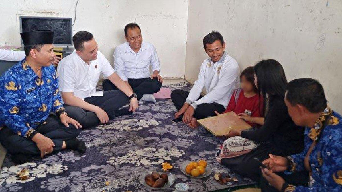 Kadispendik Gresik S. Hariyanto saat temui SA di kediamannya, Senin (18/9/2023).
