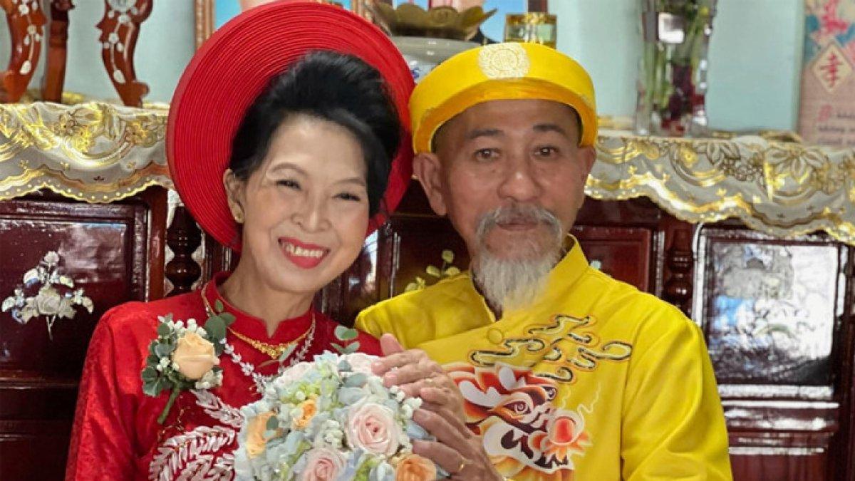 Kakek nikahi cinta pertamanya yang terpisah selama 40 tahun
