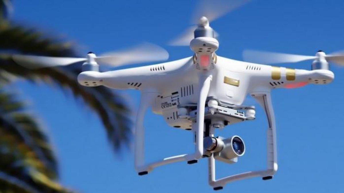 Kamera pesawat nirawak drone.