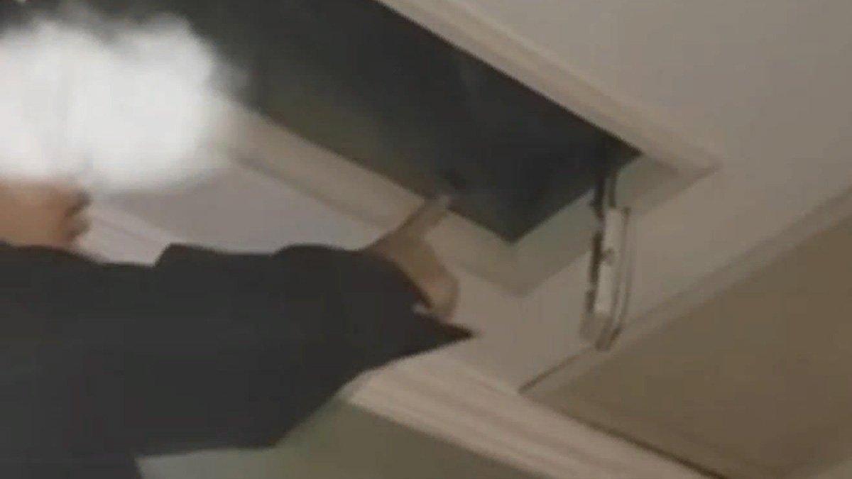 Kamera tersembunyi ditemukan di kamar hotel.