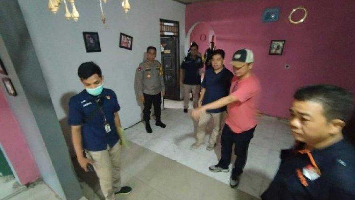Kapolda Jabar tengah meninjau langsung proses olah TKP pembunuhan ibu dan anak di Subang, Selasa (24/10/2023).