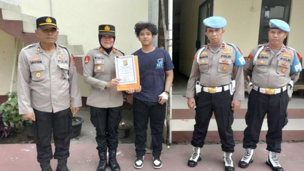 Kapolsek Bantar Gebang beri penghargaan terhadap GR (18)