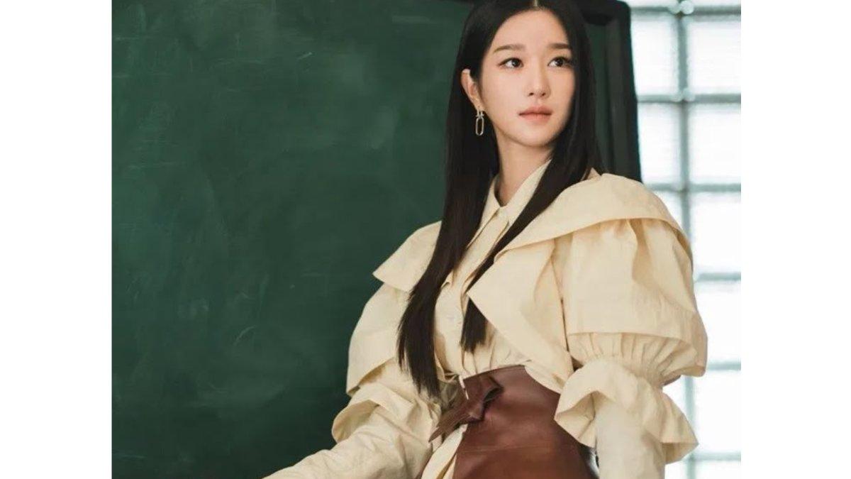 KARAKTER DRAKOR - Karakter Ko Moon Young di drakor It's Okay to Not Be Okay. Berikut ini 5 karakter drakor yang paling stylish.