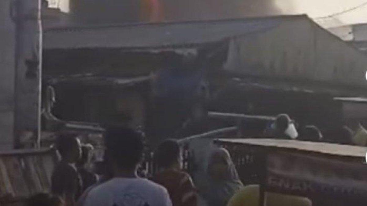 Kebakaran melanda Pasar kambing di Jalan Sabeni Raya, Kebon Melati, Tanah Abang, Jakarta Pusat, Rabu (9/8/2023) pagi.