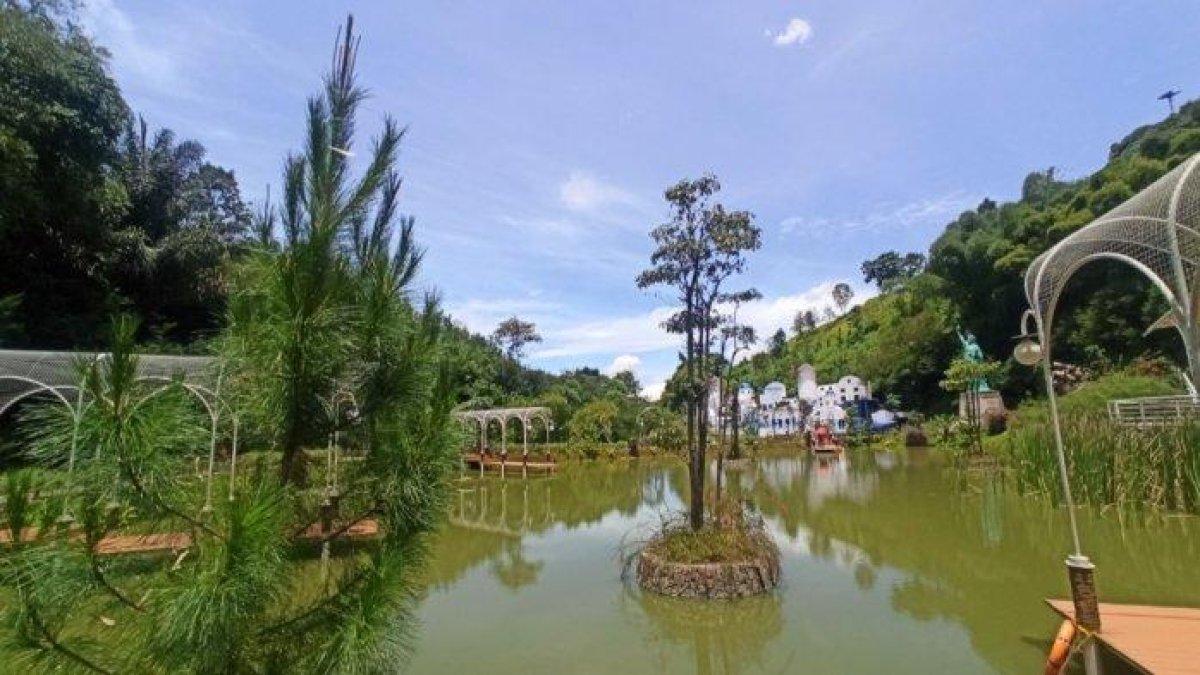 KEINDAHAN WOW SARAE HILLS - Dengan udara segar khas Bandung dan lanskap pegunungan yang indah, WOW Sarae Hills jadi tempat sempurna untuk bersantai dan mengabadikan momen spesial.