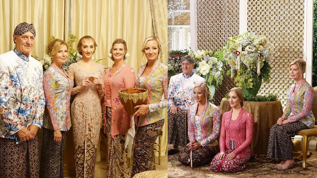 Keluarga Varsha Strauss kala memakai kebaya