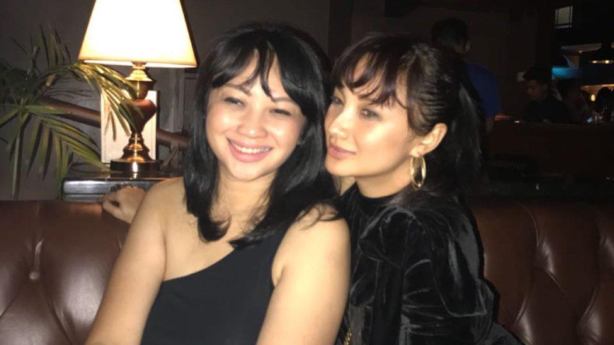 Potret kenangan Tata Cahyani mantan menantu Soeharto bersama Ayu adiknya yang telah meninggal dunia