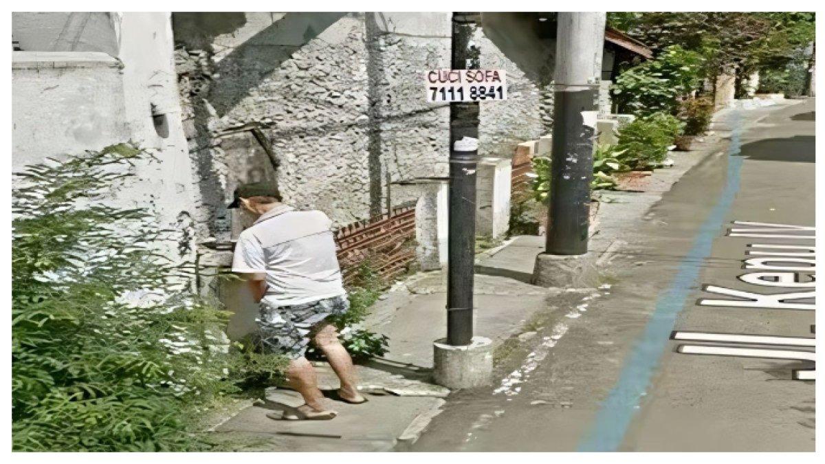 Ketahuan kencing dipinggir jalan