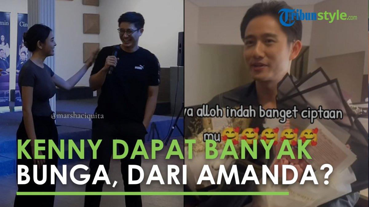 Kenny Austin Dapat Banyak Bunga dari Penggemar, Ada yang dari Amanda Manopo?