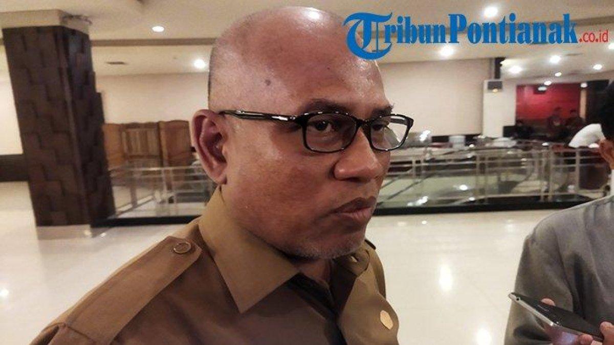 Kepala Dinas Lingkungan Hidup dan Kehutanan Kalimantan Barat, Adi Yani saat diwawancarai dalam Selasa 20 Juni 2023. Intip harta kekayaanya dalam artikel ini