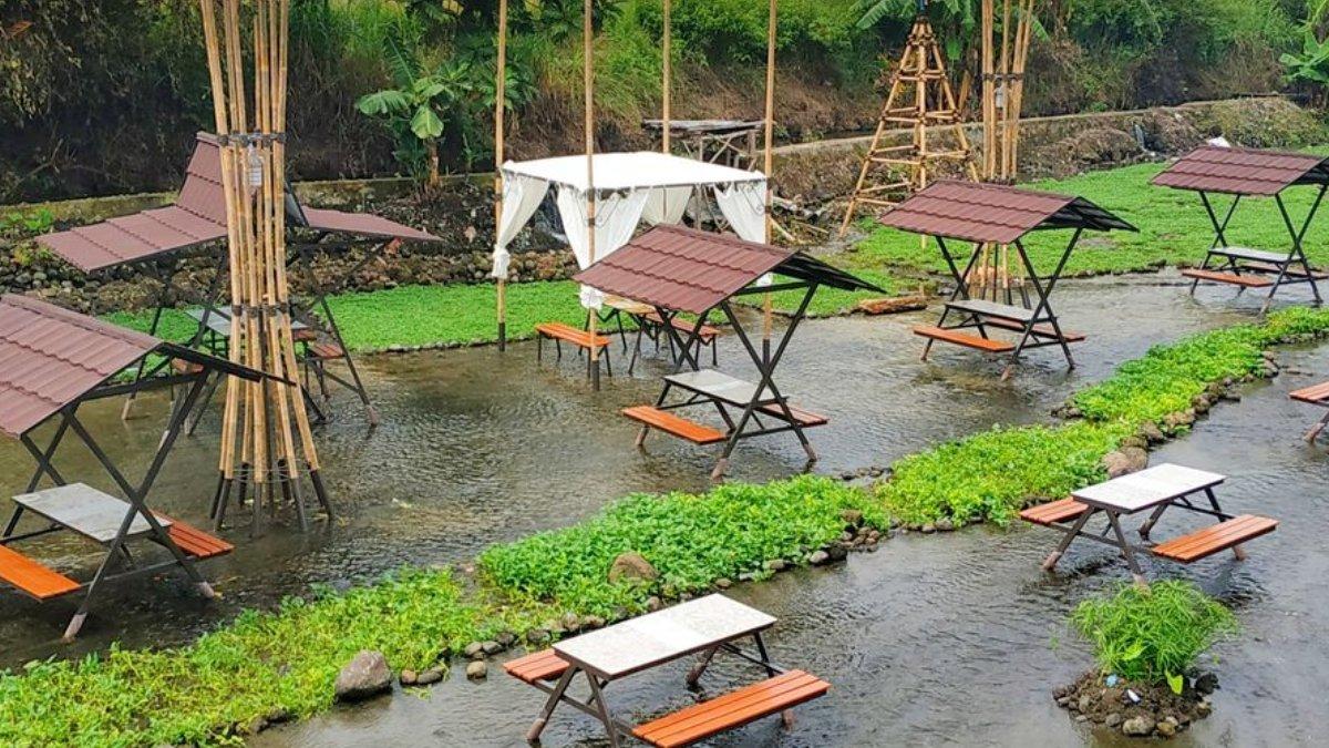 Ketjeh Resto berkonsep makan sambil main air. Foto diambil dari Kompas.com pada 14 April 2025.
