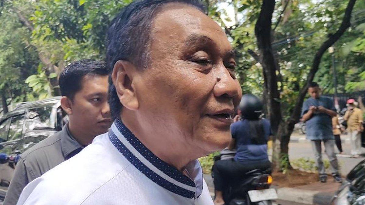 Ketua Badan Pemenangan Pemilu PDI-P Bambang Wuryanto atau Bambang Pacul ditemui usai bersilaturahim Lebaran di kediaman Megawati Soekarnoputri, Jalan Teuku Umar, Menteng, Jakarta Pusat, Rabu (10/4/2024).
