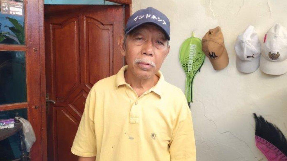 saat memberi keterangan terkait kasus hipnotis yang dialami Tawi di Jatinegara, Jakarta Timur, Kamis (17/8/2023).
Ketua LMK RW 13, Cipinang Besar Utara, Harto saat memberi keterangan terkait kasus hipnotis yang dialami Tawi di Jatinegara, Jakarta Timur, Kamis (17/8/2023).