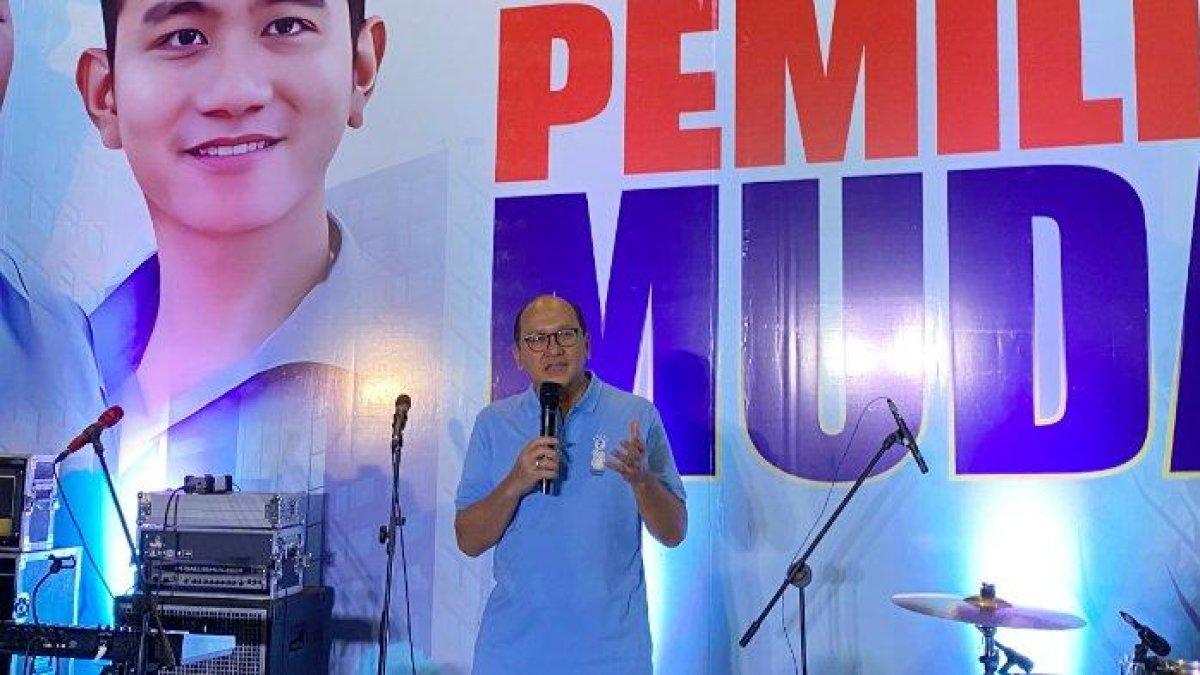 Ketua TKN Prabowo-Gibran, Rosan Roeslani saat peresmian Sekretariat TKN Fanta Prabowo-Gibran, Menteng, Jakarta Pusat pada Minggu (26/11/2023). Dalam kesempatan tersebut ia menanggapi sindiran PKS soal istilah Gemoy dan Santuy.