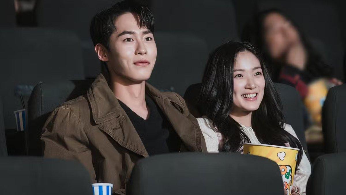 CAMEO DRAKOR - Kim Hye Yoon dan Lee Jae Wook jadi cameo di drakor True Beauty. Berikut ini 5 penampilan cameo drakor paling ikonik.