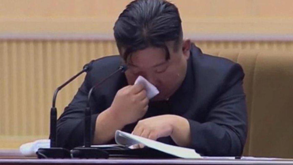 Kim Jong Un menangis saat meminta perempuan Korea Utara mempunyai anak lagi.