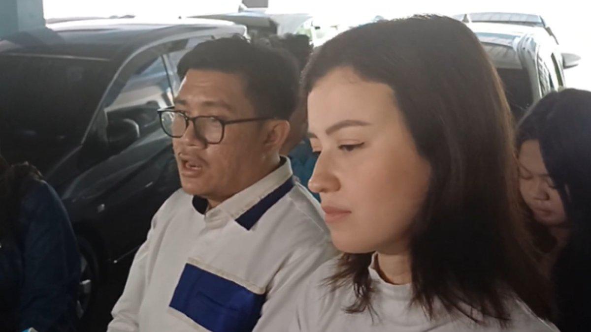 5 syarat dari Kimberly Ryder yang harus dipatuhi Edward Akbar jika ingin bertemu dengan dua anaknya.