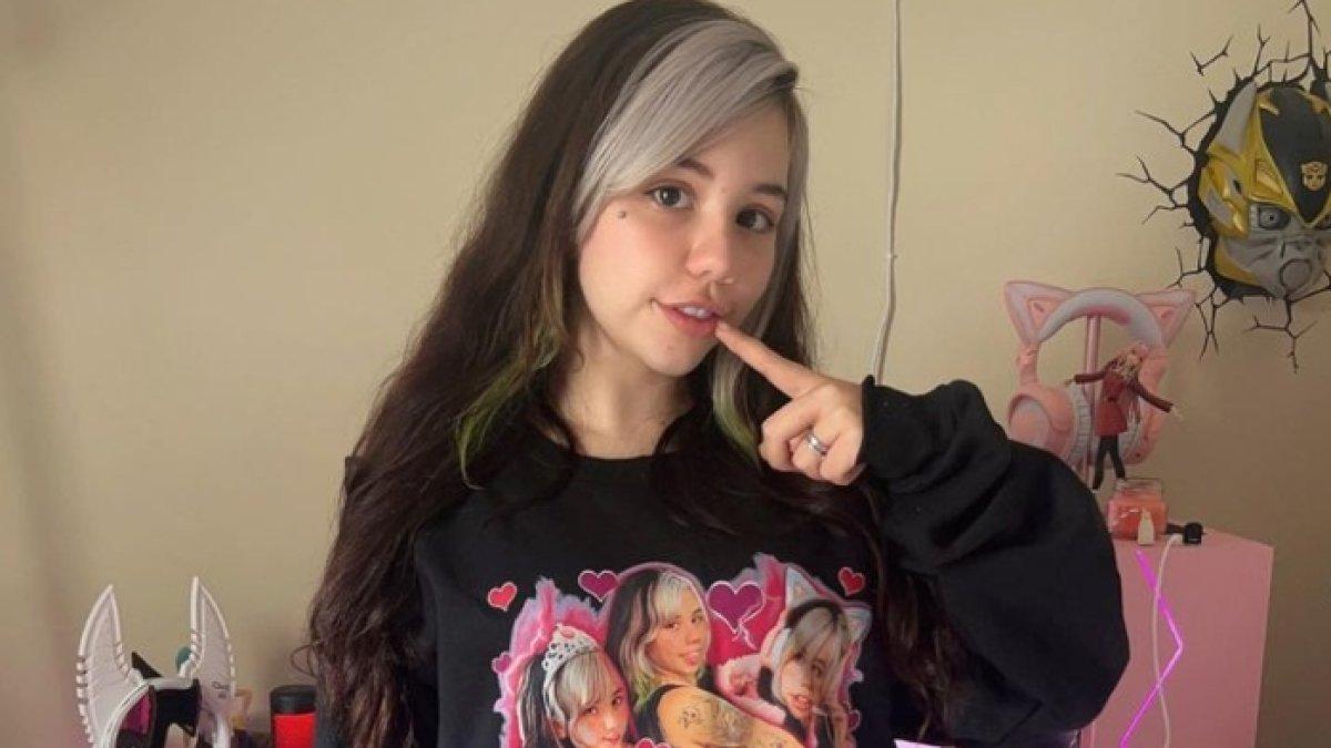 Kine-Chan, model asal Brazil dilarang naik pesawat gara-gara pakai bikini.