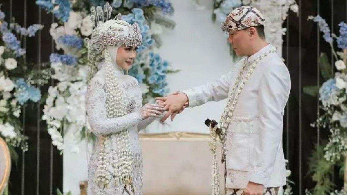 Kisah karyawan dinikahi bos sendiri viral di sosmed