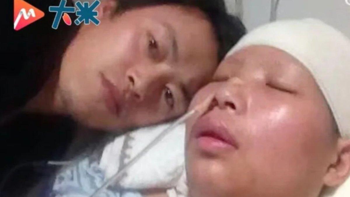CINTA TANPA SYARAT - Foto pasutri dari China, diolah dari worldofbuzz.com, Rabu (25/6/2025). Kisah pasturi dari China, bukti cinta tanpa syarat. Sang istri ber-IQ seperti bocah seletah kecelakaan tapi suami tetap setia.