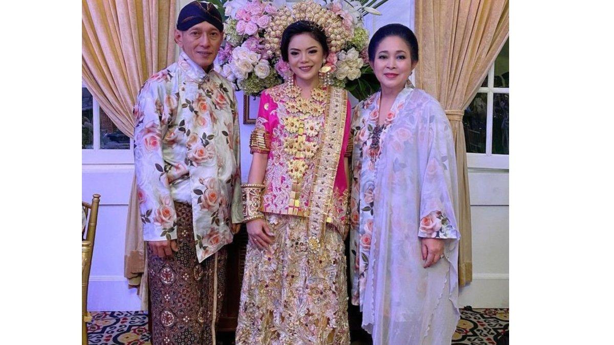 Koleksi kebaya Titiek Soeharto.