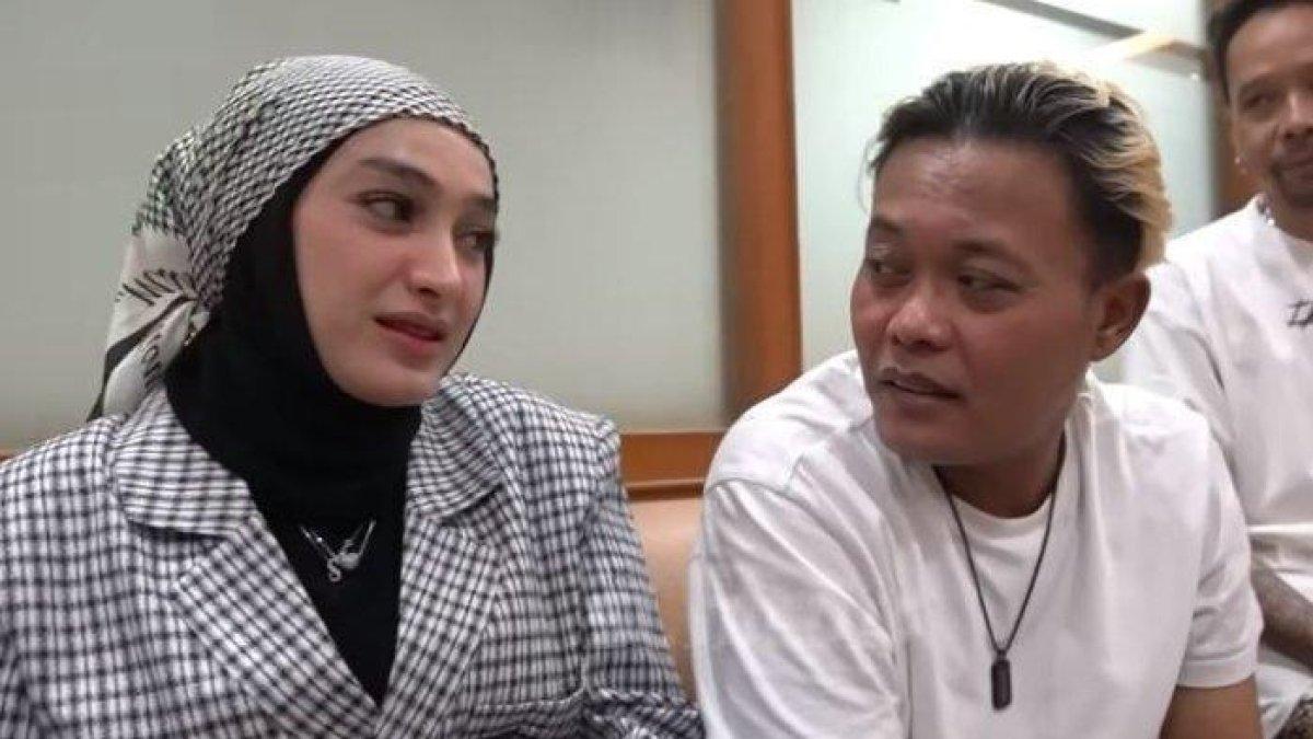 Komedian Sule dan Santyka Fauziah.