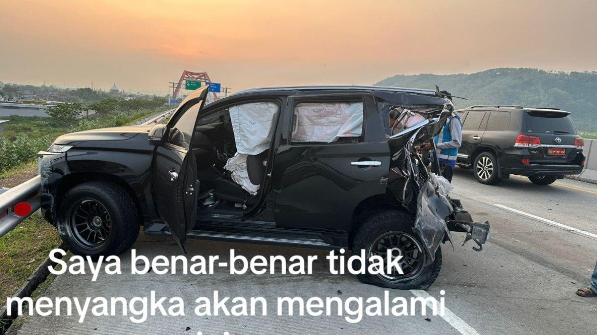 Kondisi mobil Pajero yang ditabrak bus Haryanto