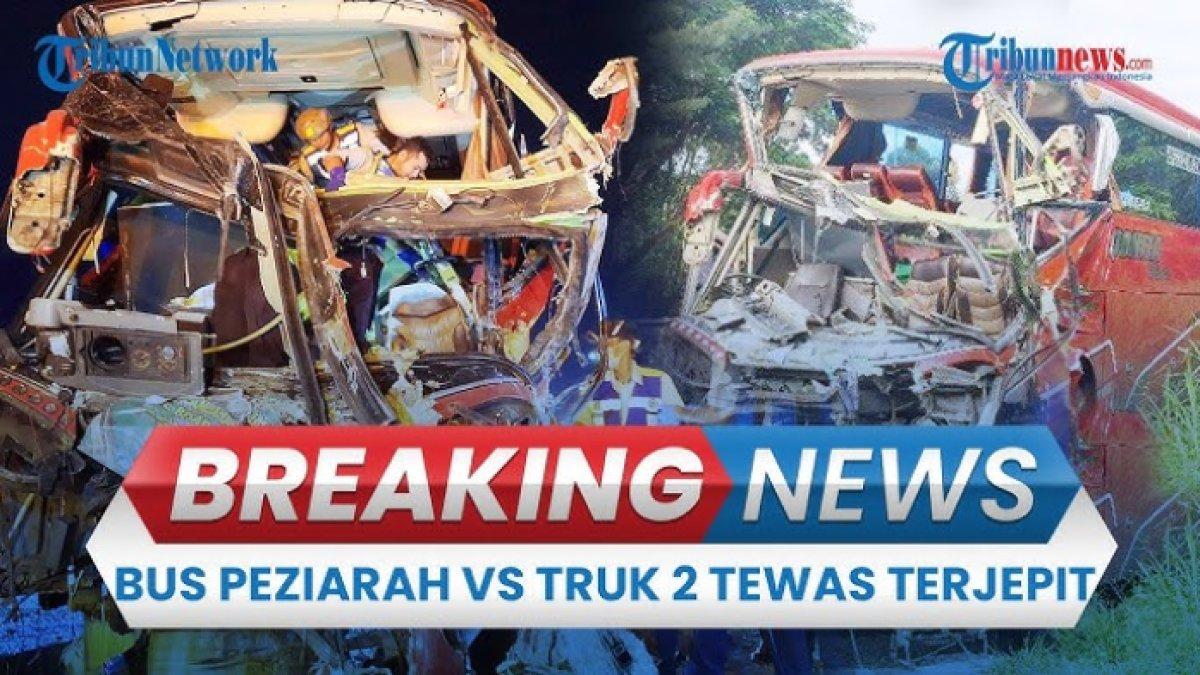Kronologi kecelakaan bus peziarah dan truk di Tol Cipularang KM 80, Purwakarta, Jawa Barat pada Kamis, (26/12/2024), dini hari.