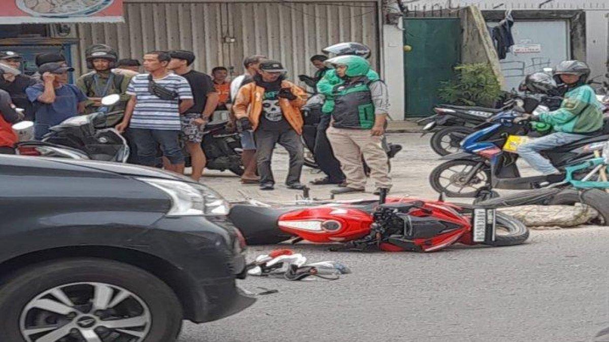 Kronologi kecelakaan lalu lintas menewaskan mahasiswi yang dibonceng sepeda motor di Jalan MP Mangkunegara Palembang, Senin (6/5/2024).